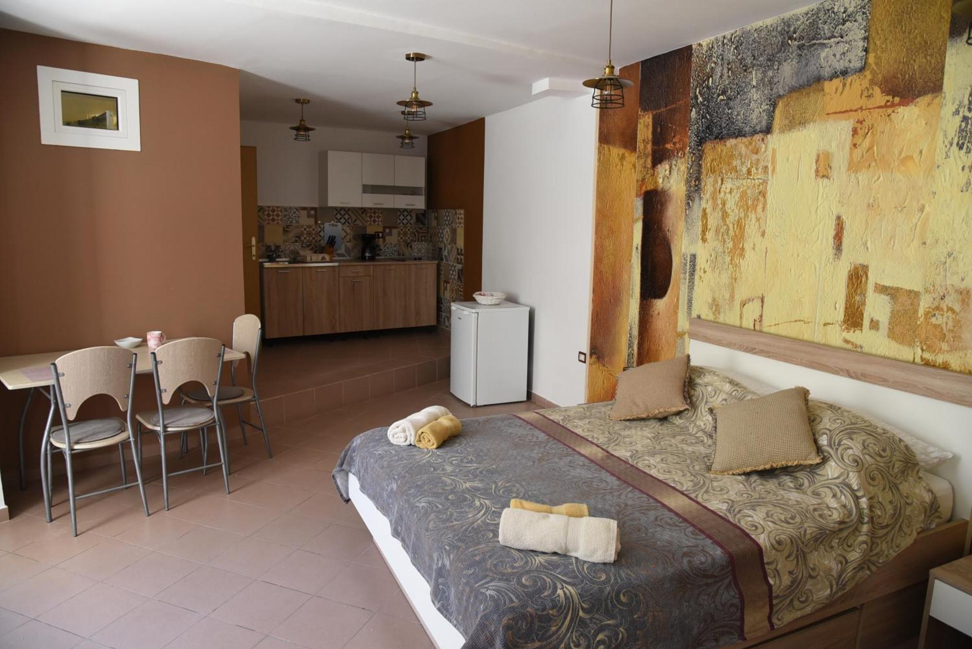 Central Apartments Circolo روفينج المظهر الخارجي الصورة