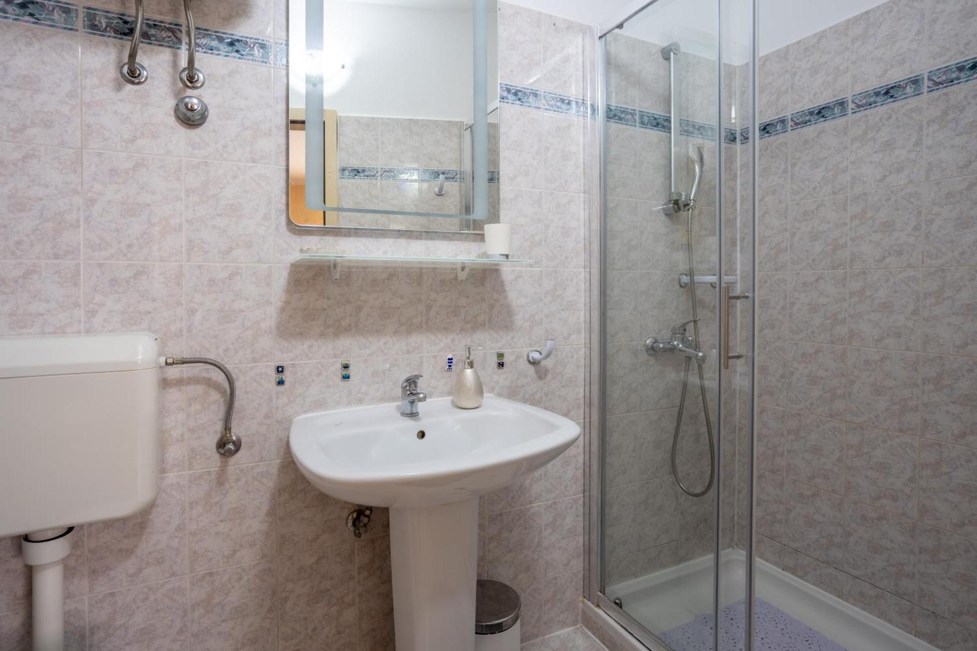 Central Apartments Circolo روفينج المظهر الخارجي الصورة